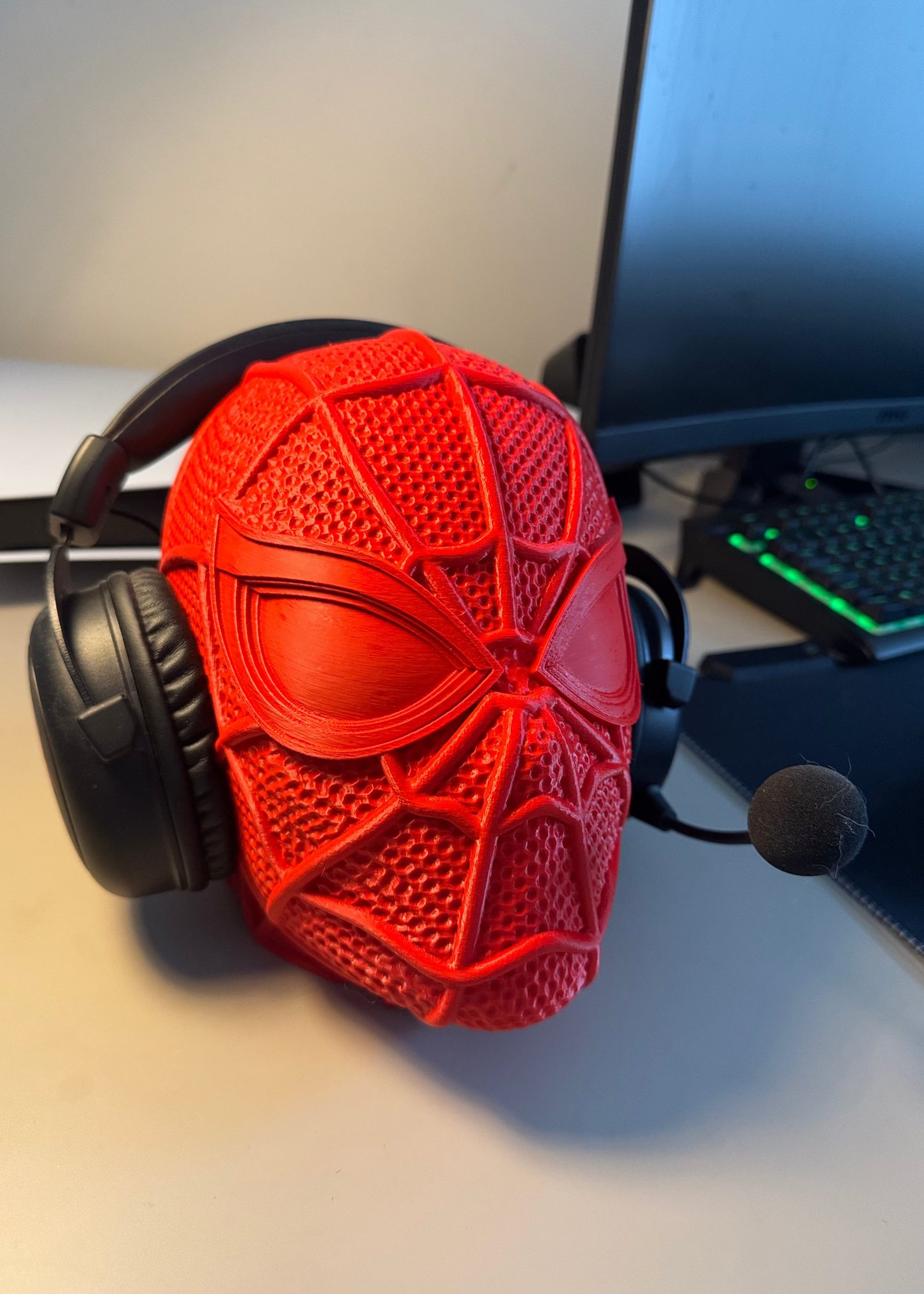 Spiderman Kulaklık Tutacağı – Masanız İçin Şık ve Kullanışlı